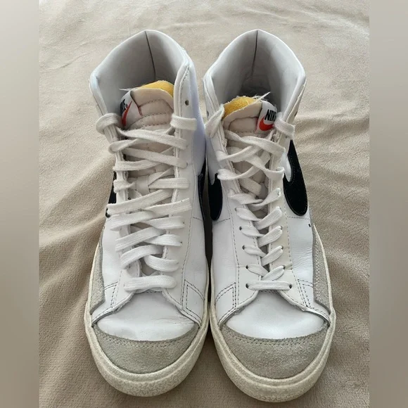 Nike Blazers - Picture 2 of 8